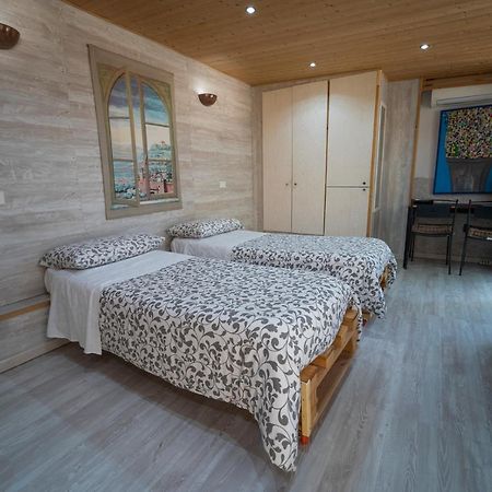 Bed and Breakfast Domus Vesuvia à Torre Annunziata Extérieur photo