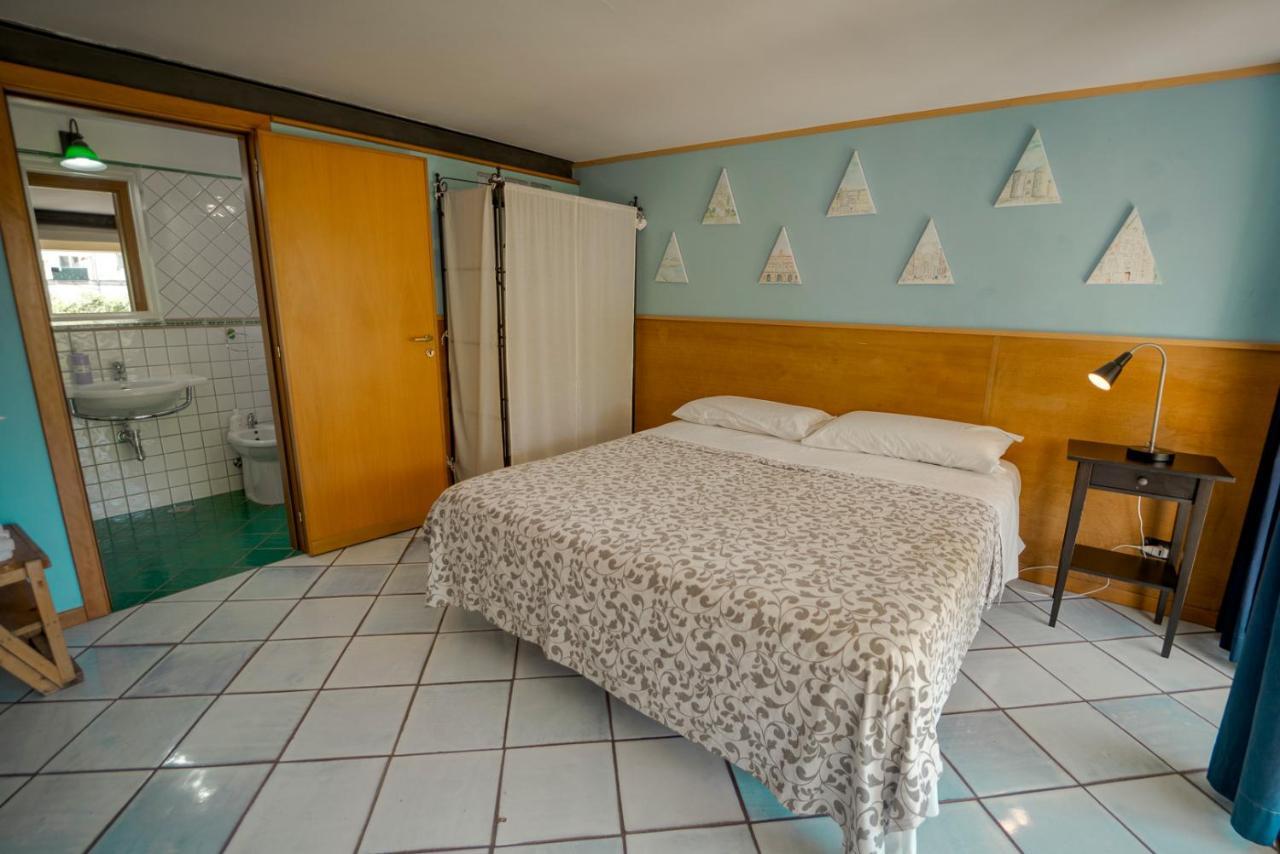 Bed and Breakfast Domus Vesuvia à Torre Annunziata Extérieur photo