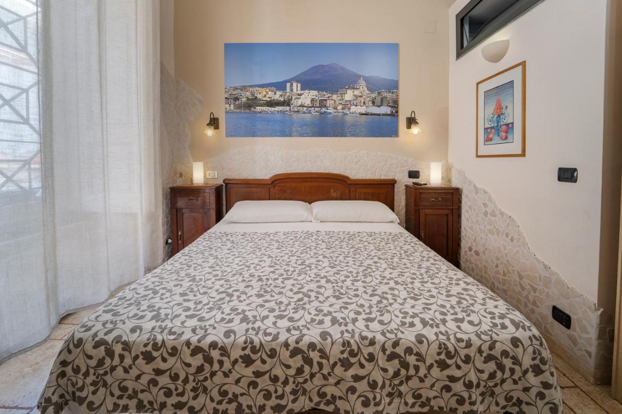Bed and Breakfast Domus Vesuvia à Torre Annunziata Extérieur photo